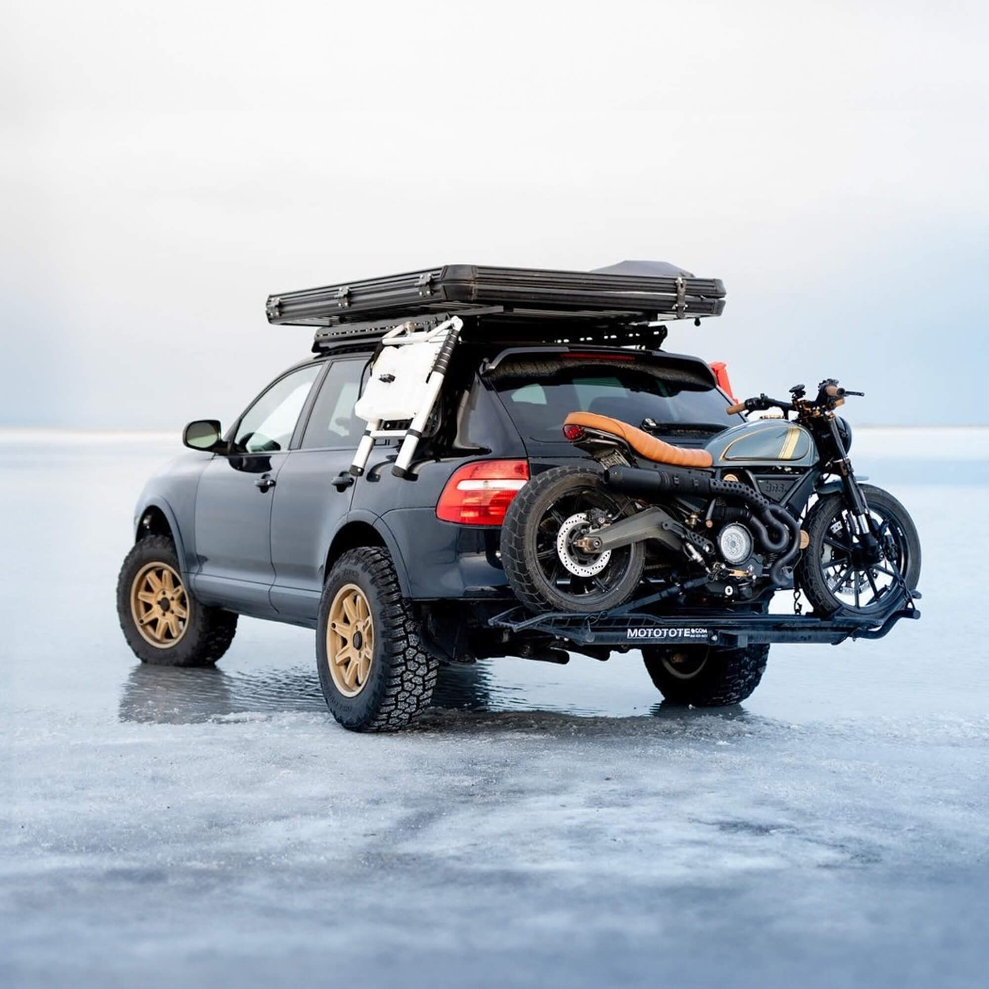 mototote バイクヒッチキャリア MotoTote Sport - Single Steel Motorcycle Hitch Carrier (600 lbs